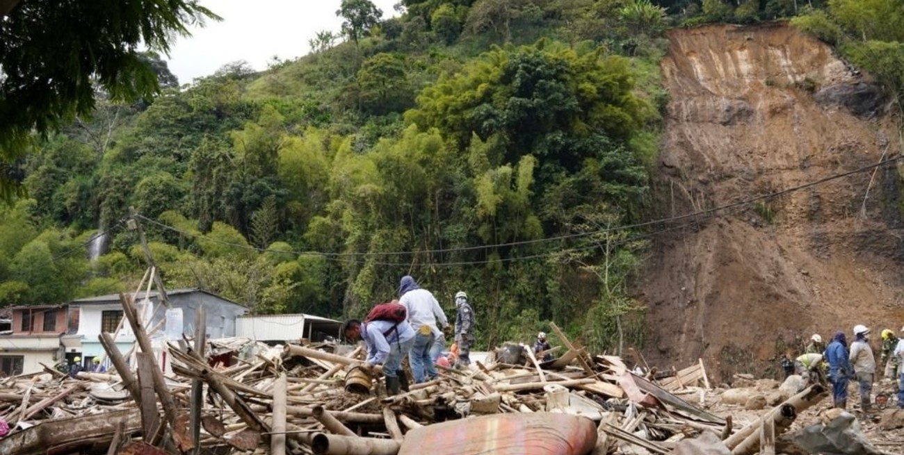Ya son 14 fallecidos por el deslizamiento de tierra en Colombia