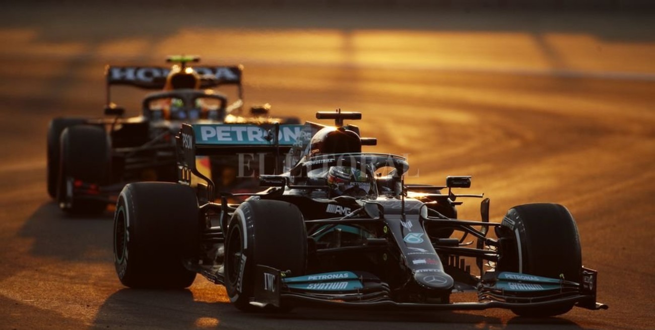 Hamilton le sacó la pole a Verstappen para el GP de Arabia Saudita