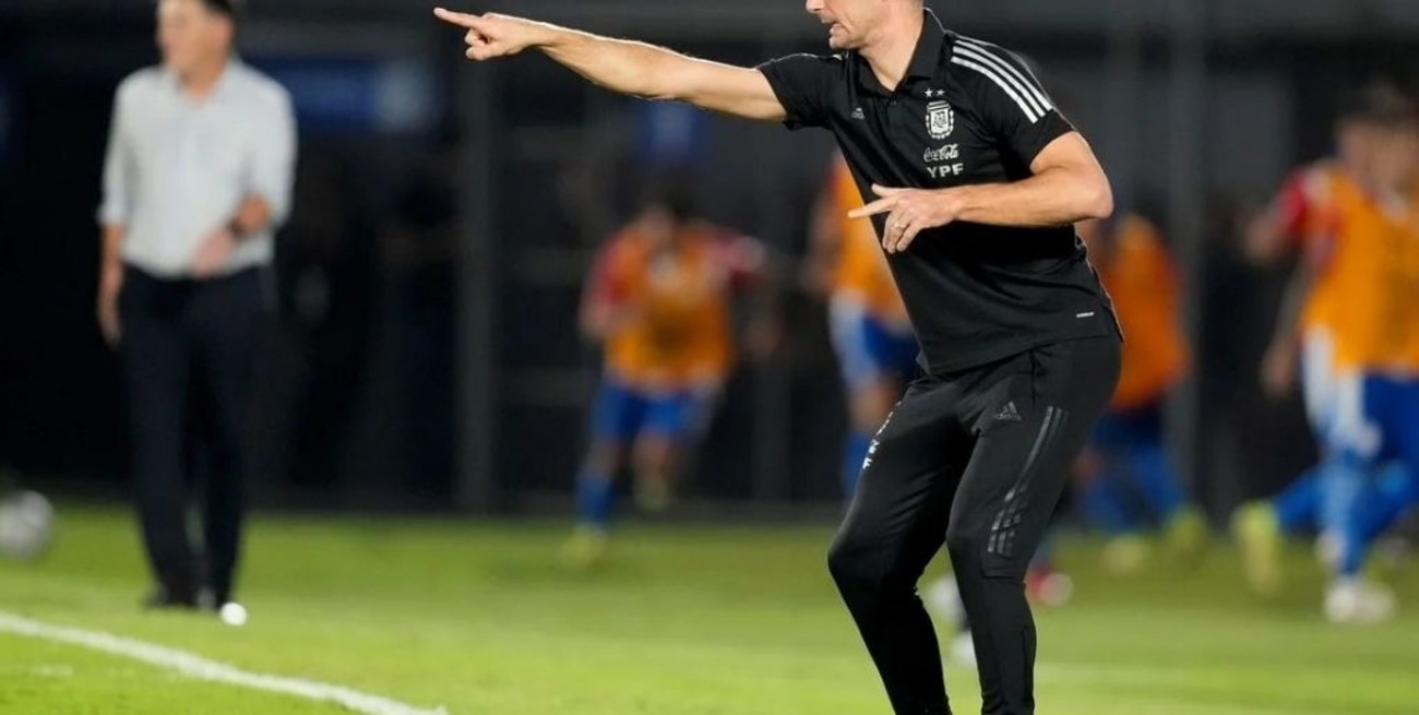 Scaloni: "Vamos a esperar hasta último momento para definir el equipo contra Uruguay"