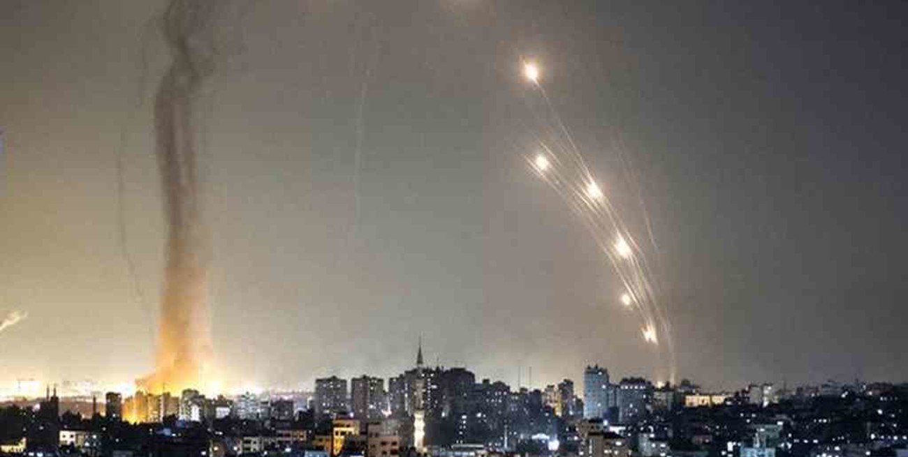 El Ejército israelí efectuó cinco bombardeos durante la noche sobre Gaza
