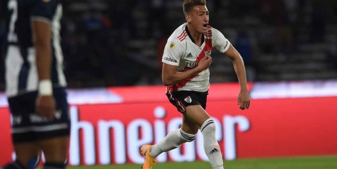 River le ganó a Talleres en un duelo clave y lidera la tabla en soledad