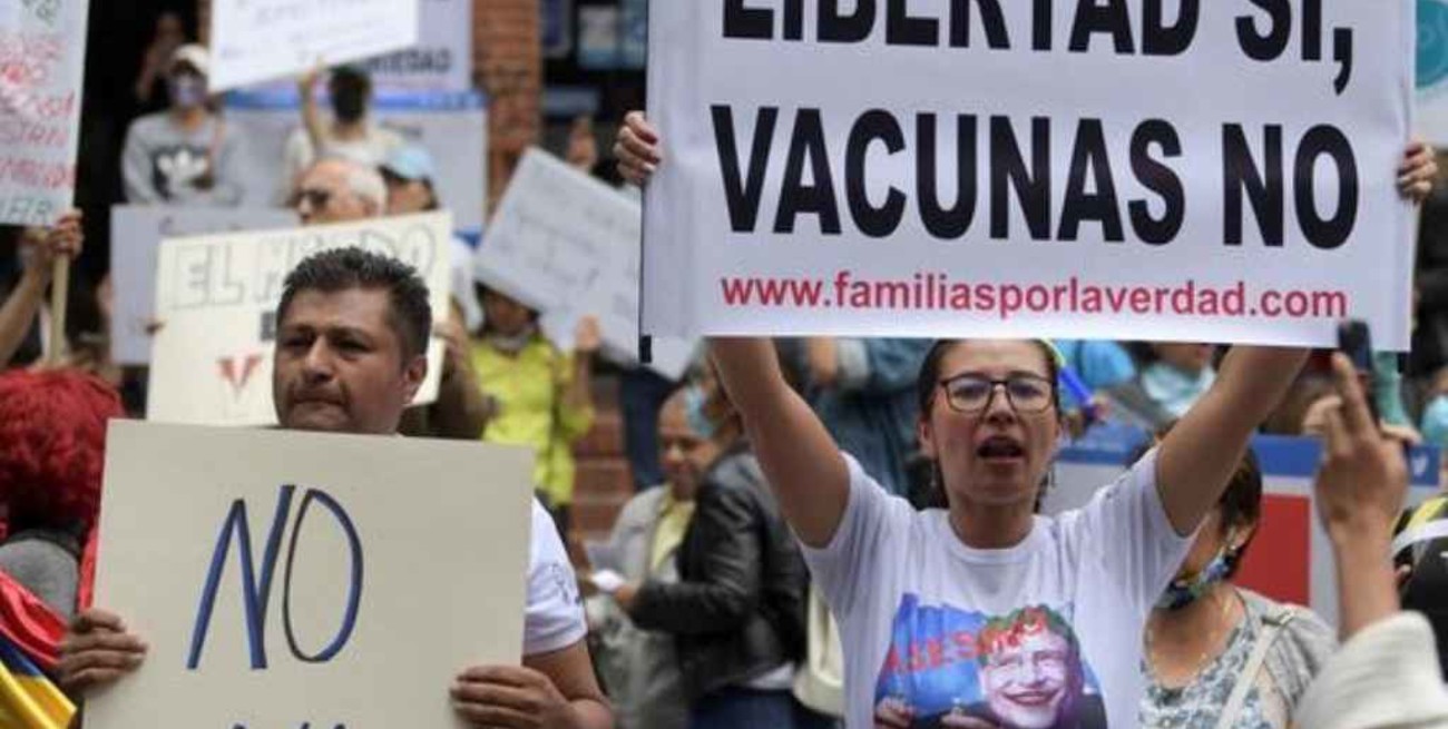 Líder antivacunas italiano se convierte en defensor de vacunas tras contraer el Covid-19