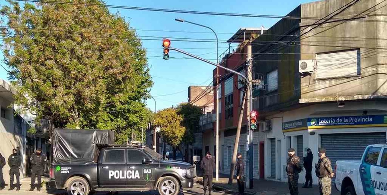 Un hermano del hombre que se atrincheró en Caseros aseguró que "estaba enfermo" por el consumo de drogas
