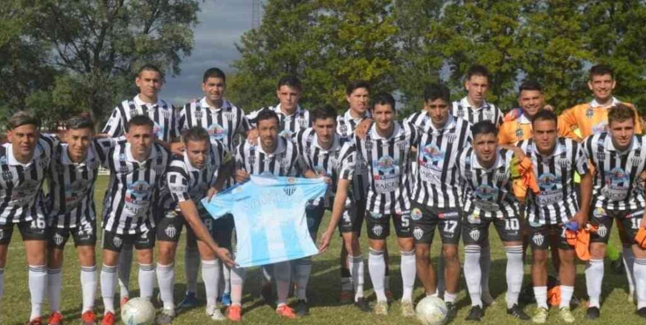 General se afianza como puntero