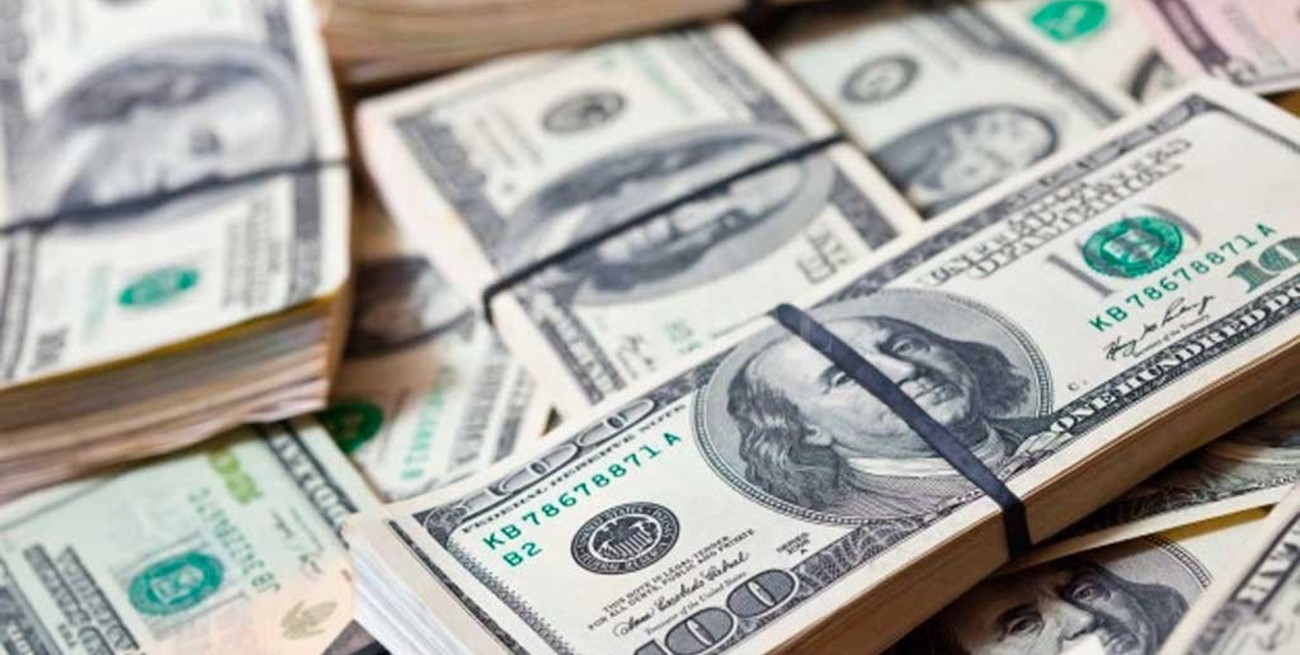 Dólar hoy: el "blue" pega otro salto y se vendía 197 pesos