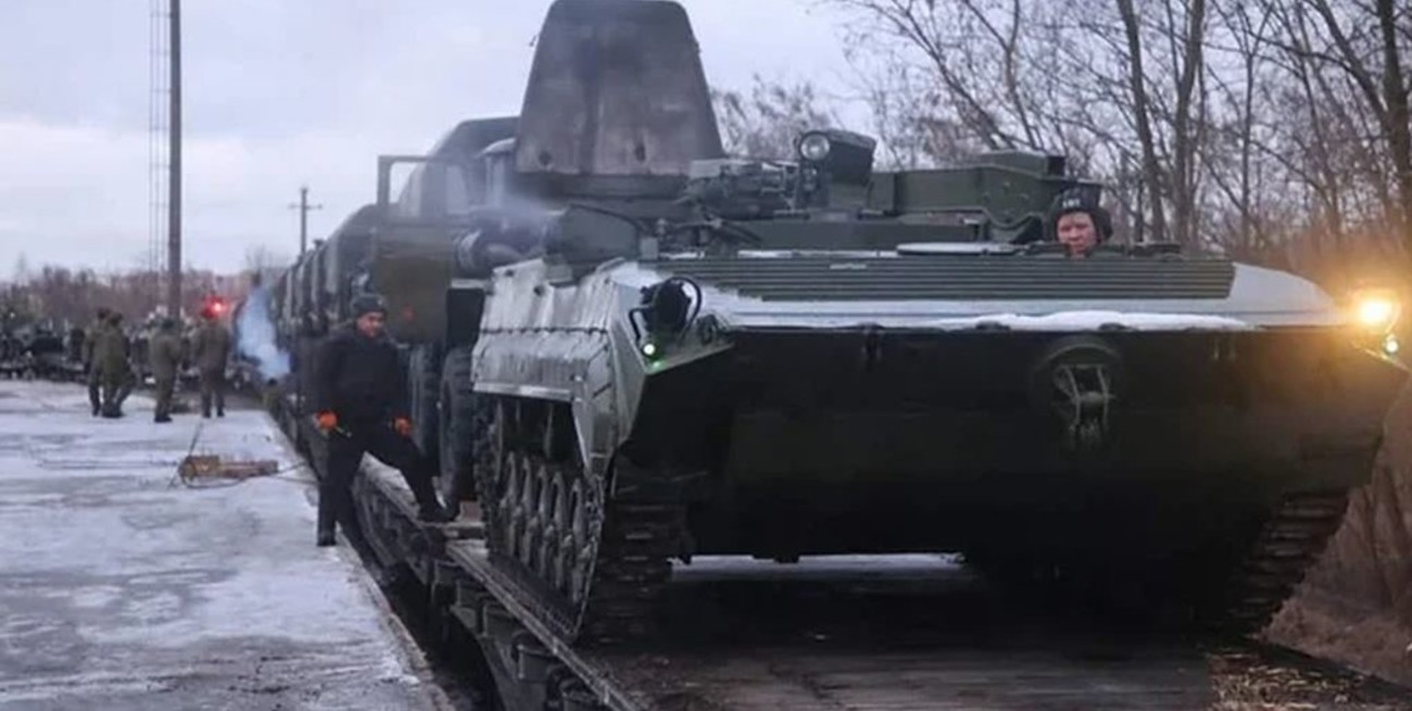 Rusia completa su despliegue militar: rodeó a Ucrania y podría invadir en cualquier momento