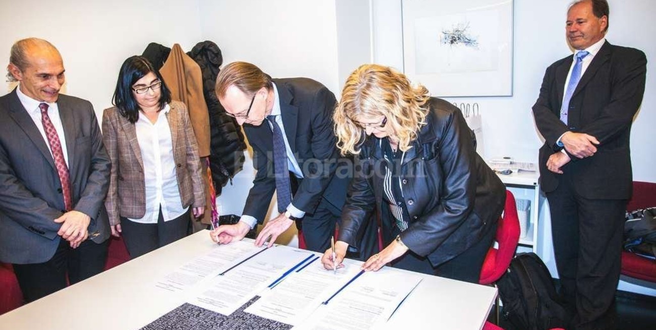 Firmaron convenio de formación docente con Finlandia 