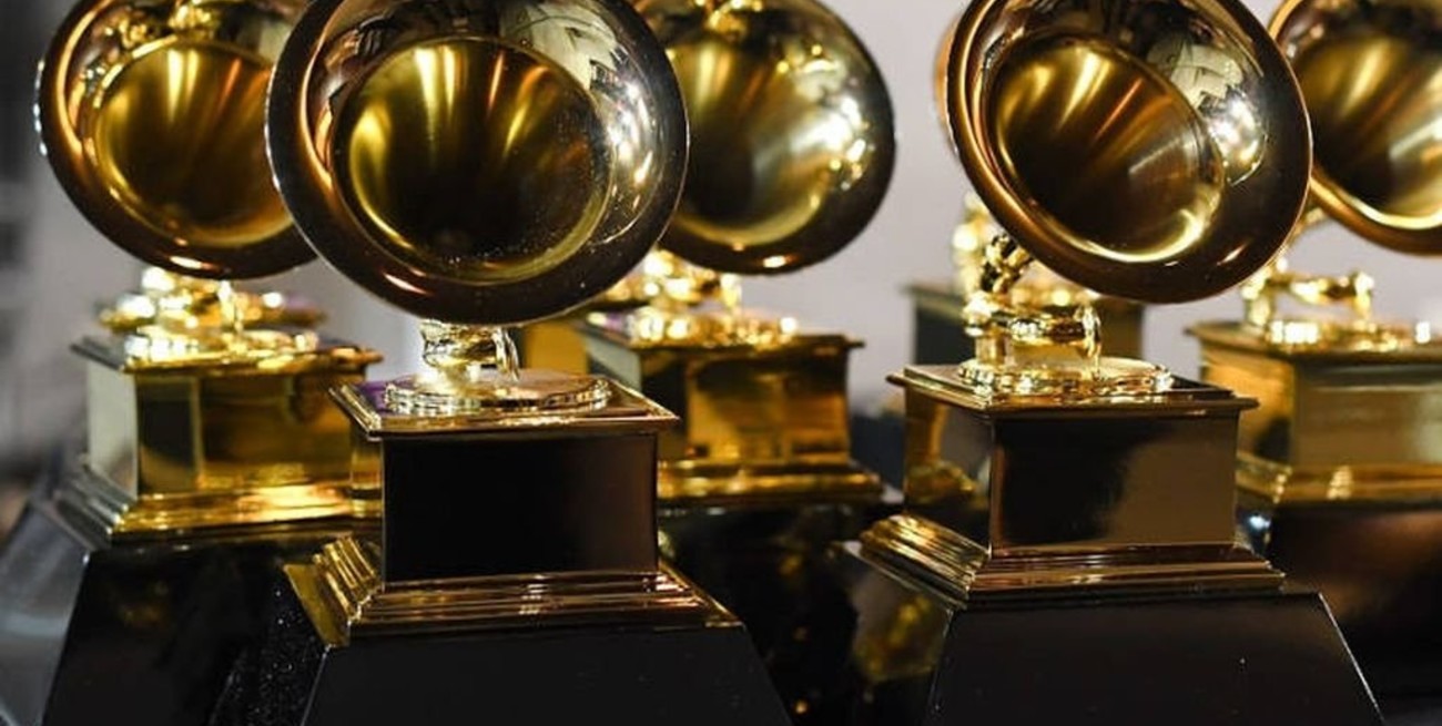 Ante el alza de casos de coronavirus, pospusieron indefinidamente la entrega de los Grammy