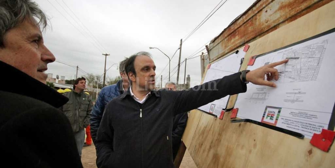 Corral recorre la obra del desagüe Colastiné