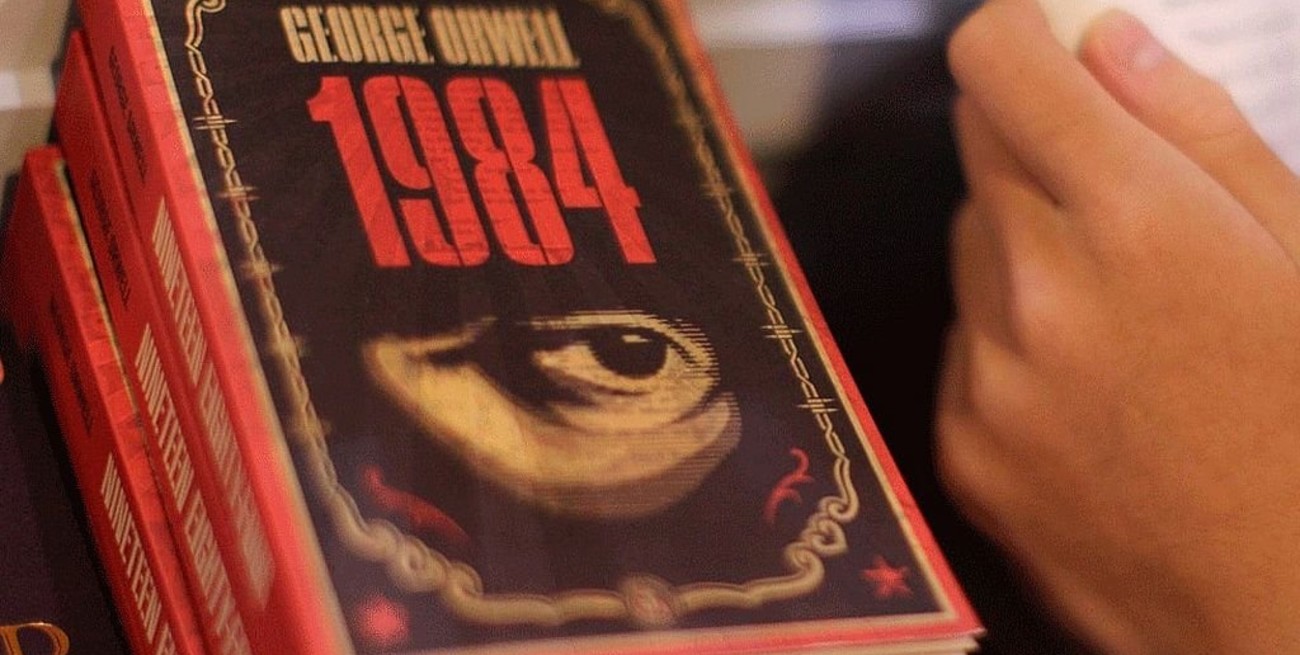 ¡Cuidado con Orwell!: Una universidad advierte que "1984" es "perturbadora" y "ofensiva"