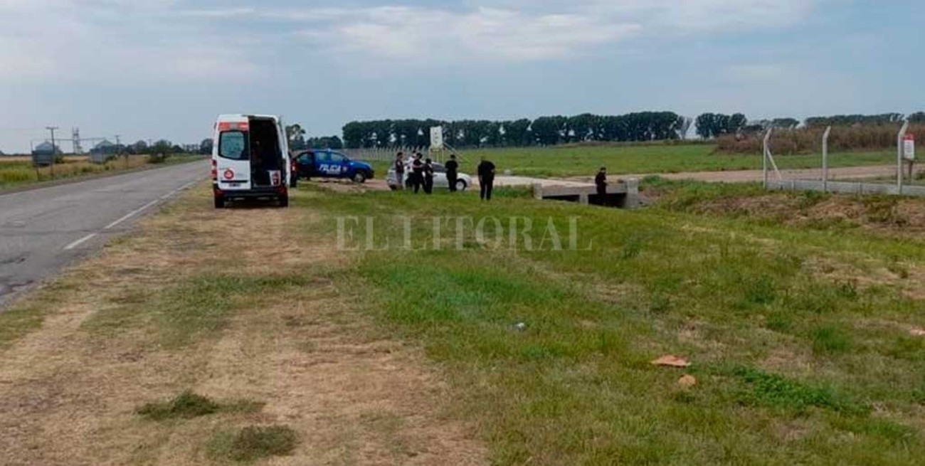 Un motociclista falleció tras chocar contra una alcantarilla