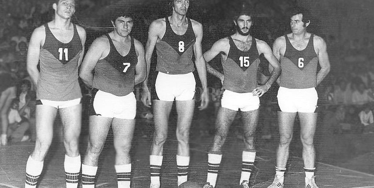 Uno de "las Aguilas" brilla en el cielo esperancino