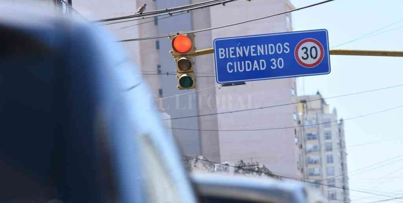 Con el tránsito colapsado en el microcentro  se "celebra" el Día Mundial sin Automóviles