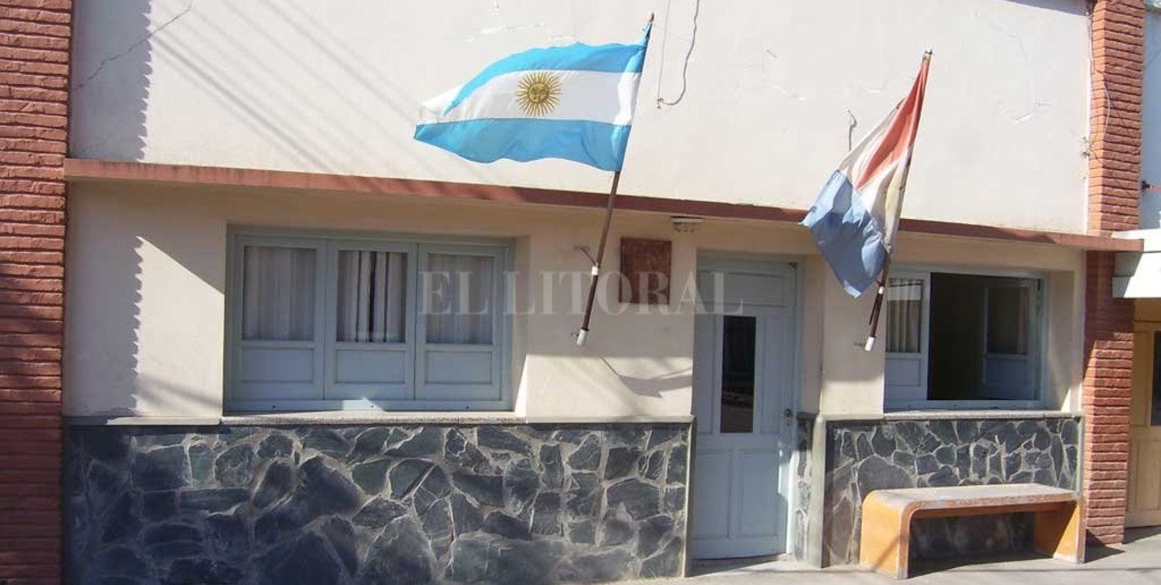 Encerró a su esposa y la amenazó con una cuchilla de 35 centímetros