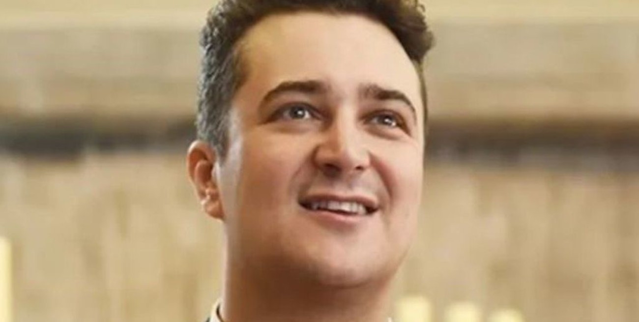 Detuvieron a un párroco acusado de comprar drogas y organizar orgías con el dinero de la limosna