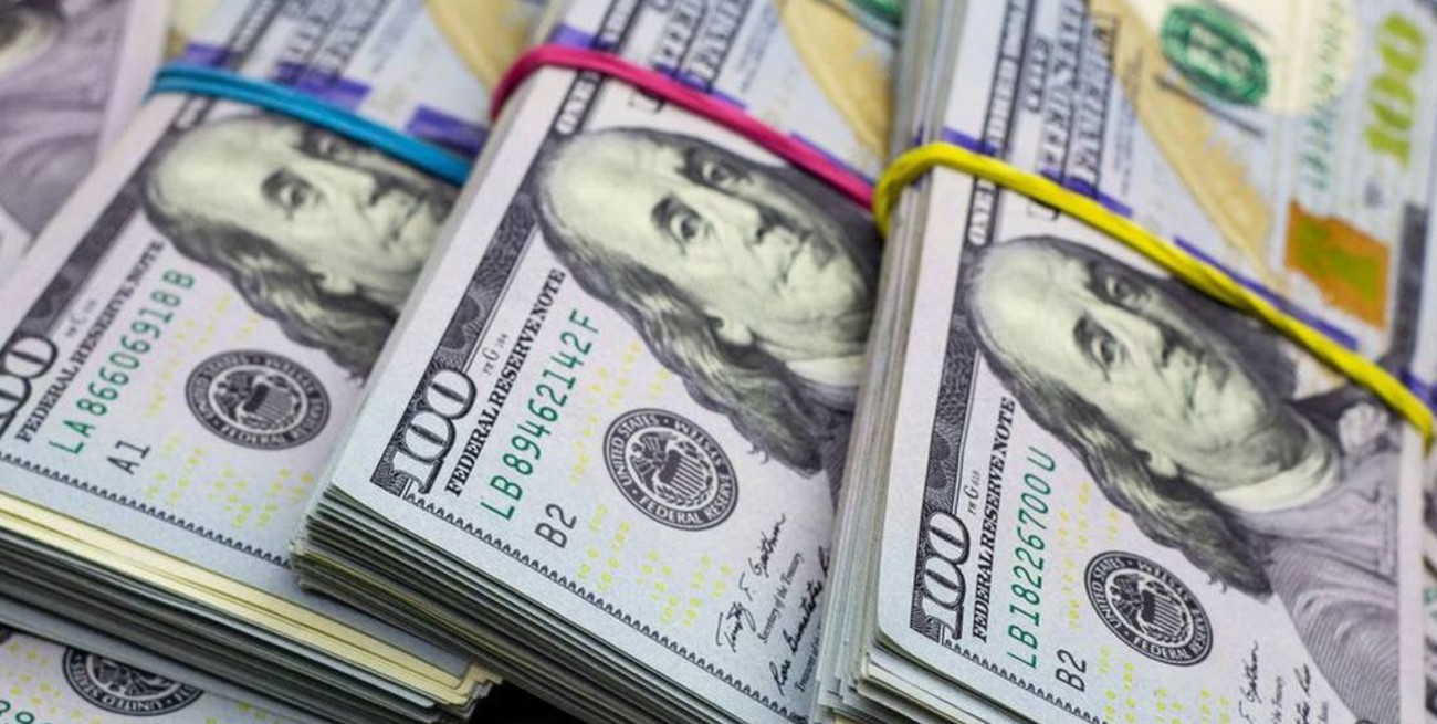 El dólar oficial abre estable este miércoles y el "blue" se vende a $ 183
