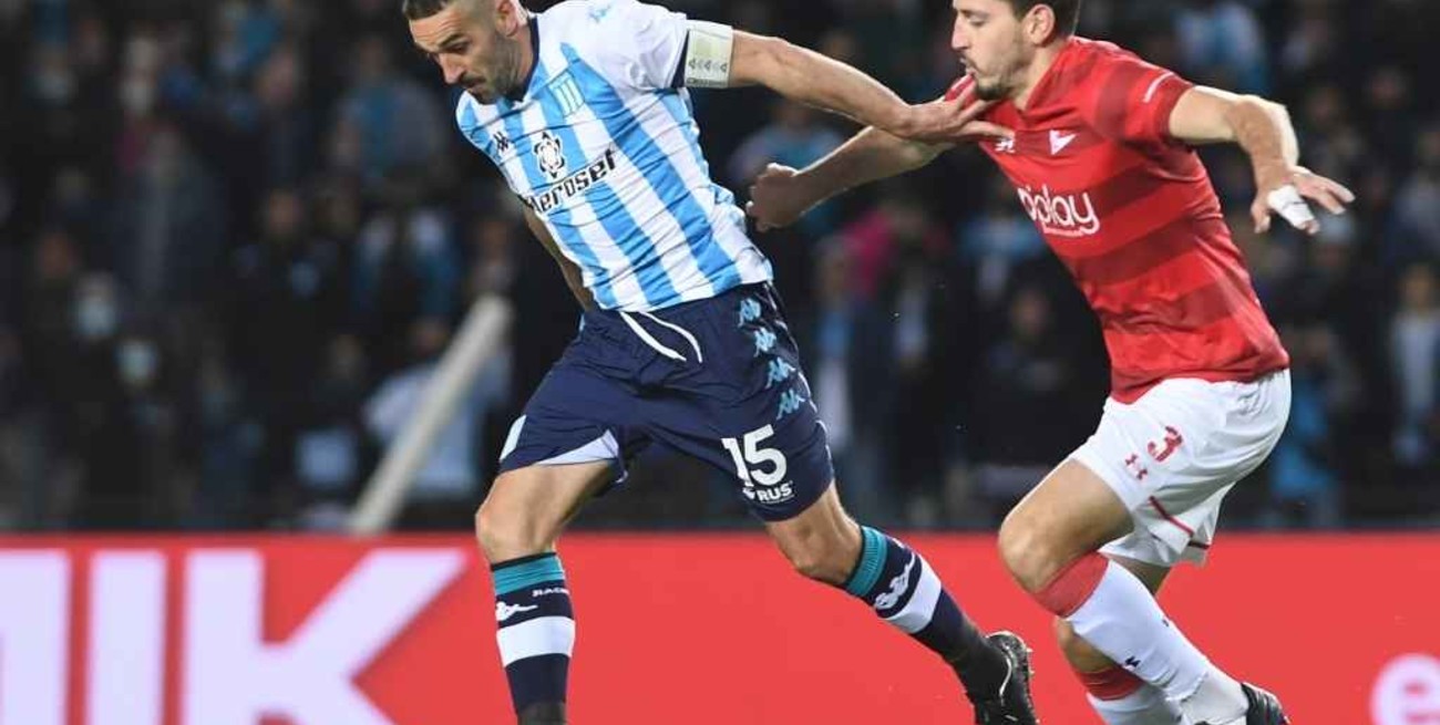 Racing y Estudiantes empataron 1 a 1 en Avellaneda