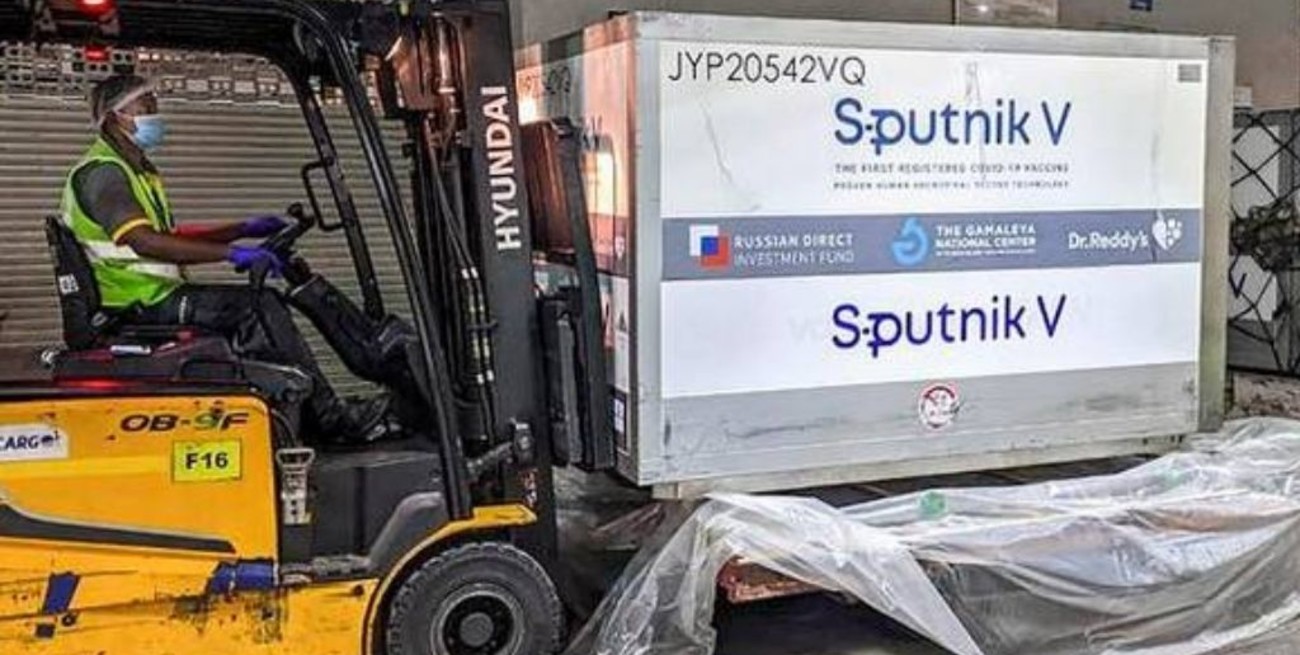 Hospitales indios cancelan la compra de miles de dosis de Sputnik V