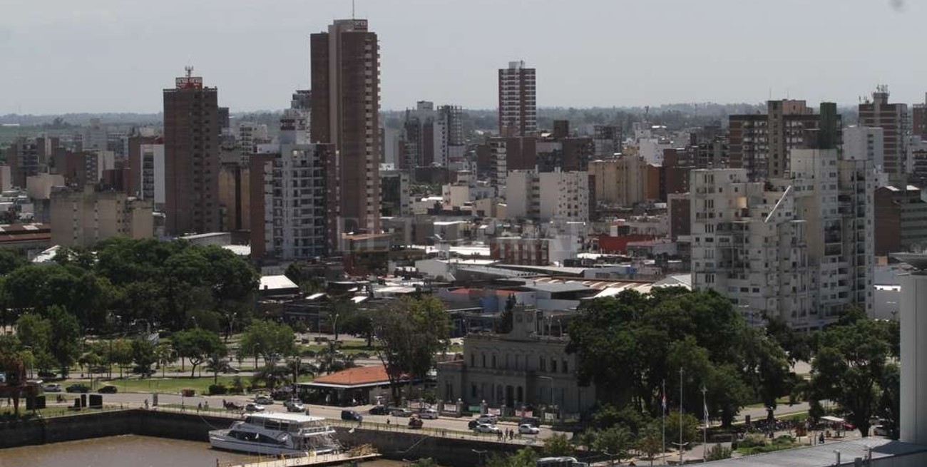 Humedad en edificios: fijan distancias entre piscinas, tanques y medianeras