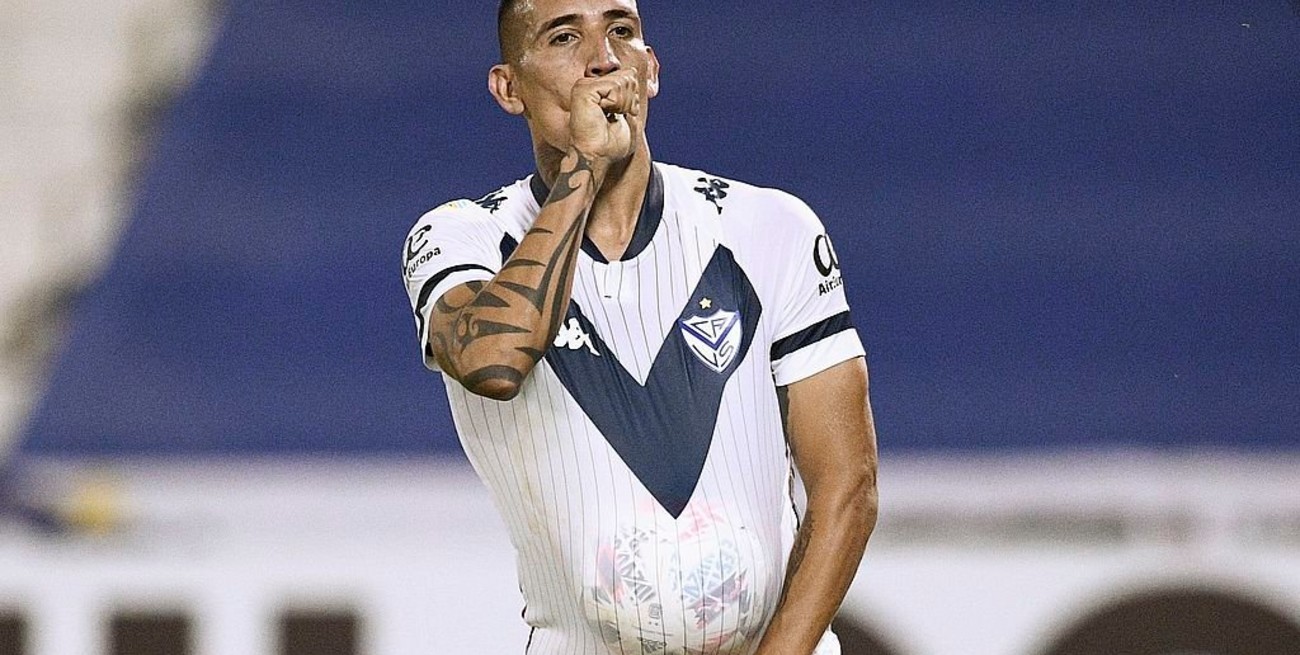 Vélez venció a Patronato y se aseguró el primer puesto en la zona B