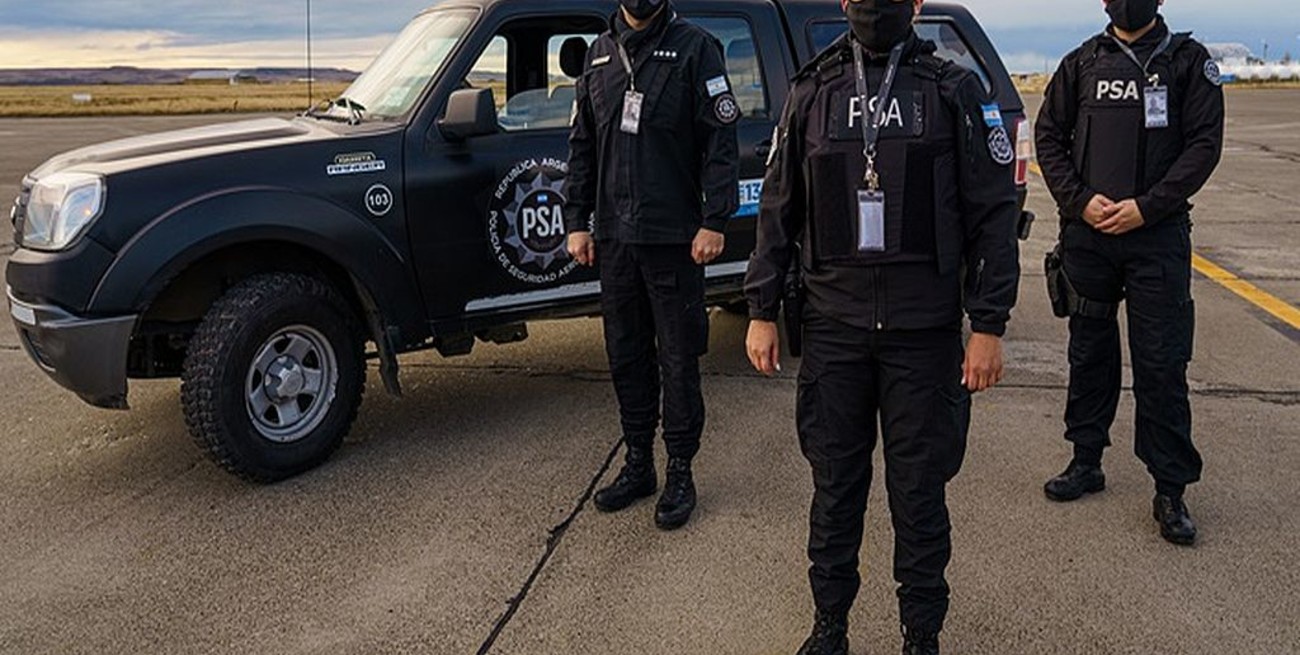 La Policía de Seguridad Aeroportuaria presentó su nuevo reglamento de uniformes no binarios