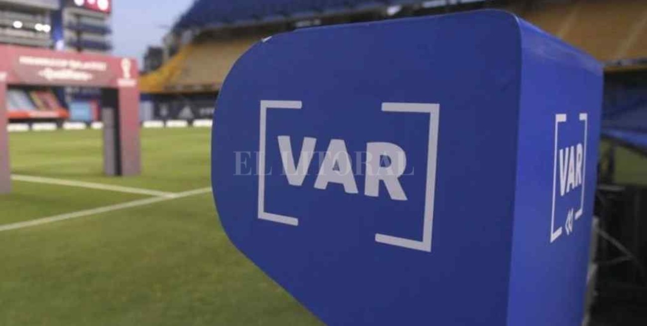 Se retrasa la llegada del VAR al fútbol argentino