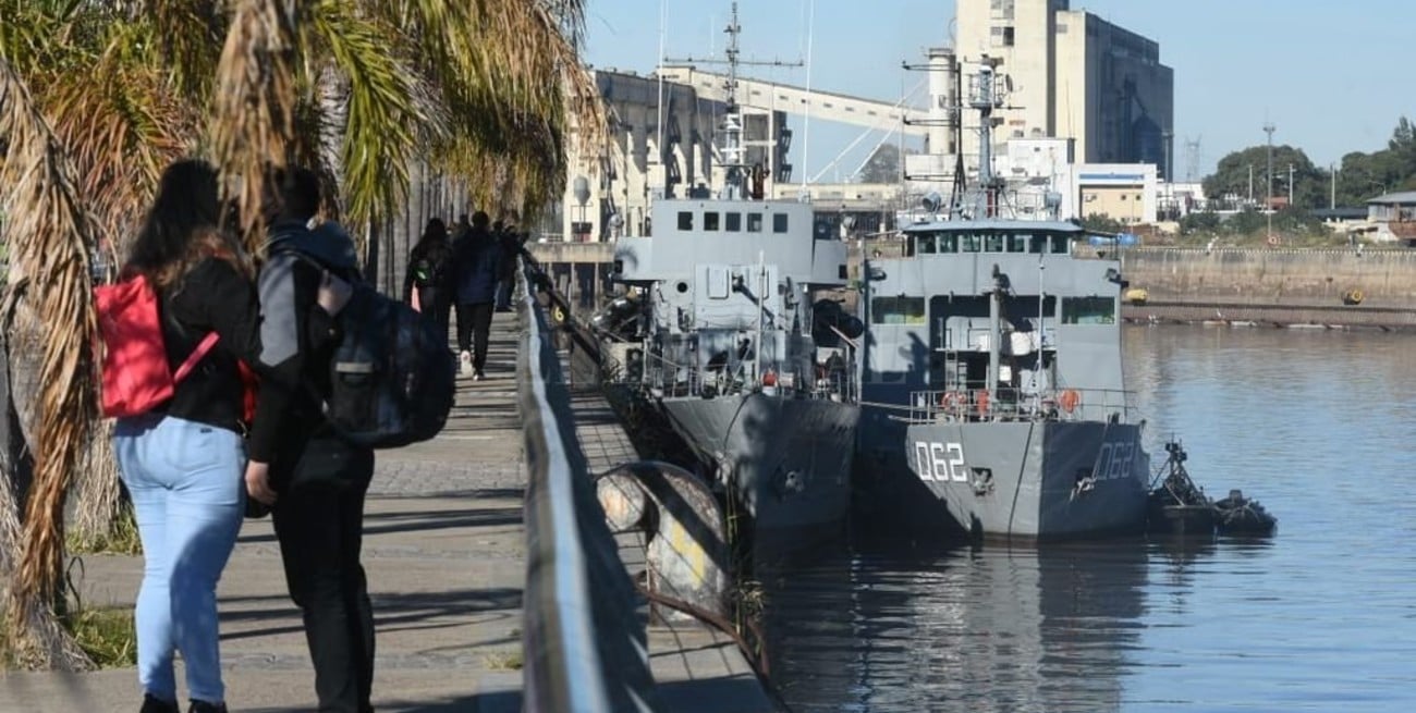 Con buques de la Armada, comenzó el  operativo socio sanitario en Alto Verde