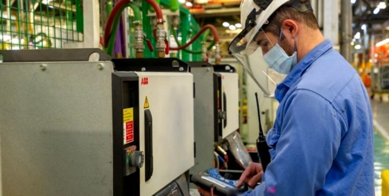 Creció la industria por cuarto mes consecutivo