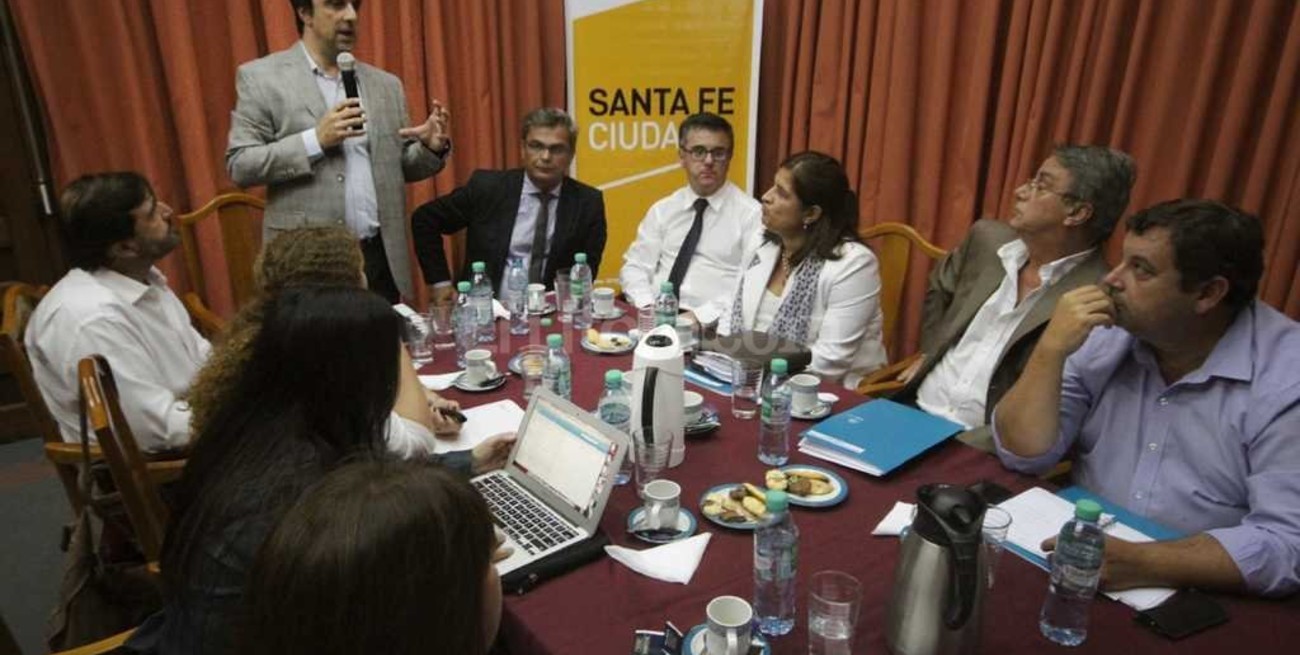 Presentaron las Escuelas de Trabajo en la UNL