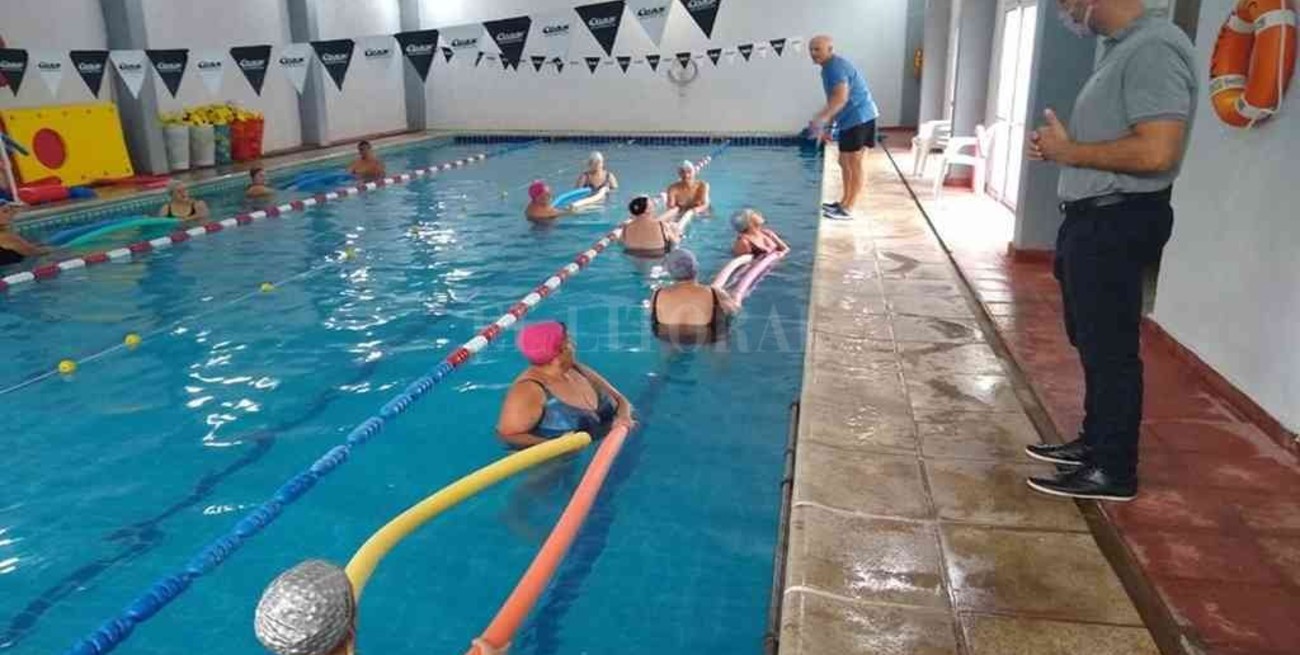 Rafaela: "Natación para adultos mayores" suma acompañamiento