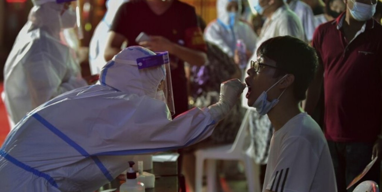 Debido a los rebrotes de coronavirus China impone nuevos confinamientos