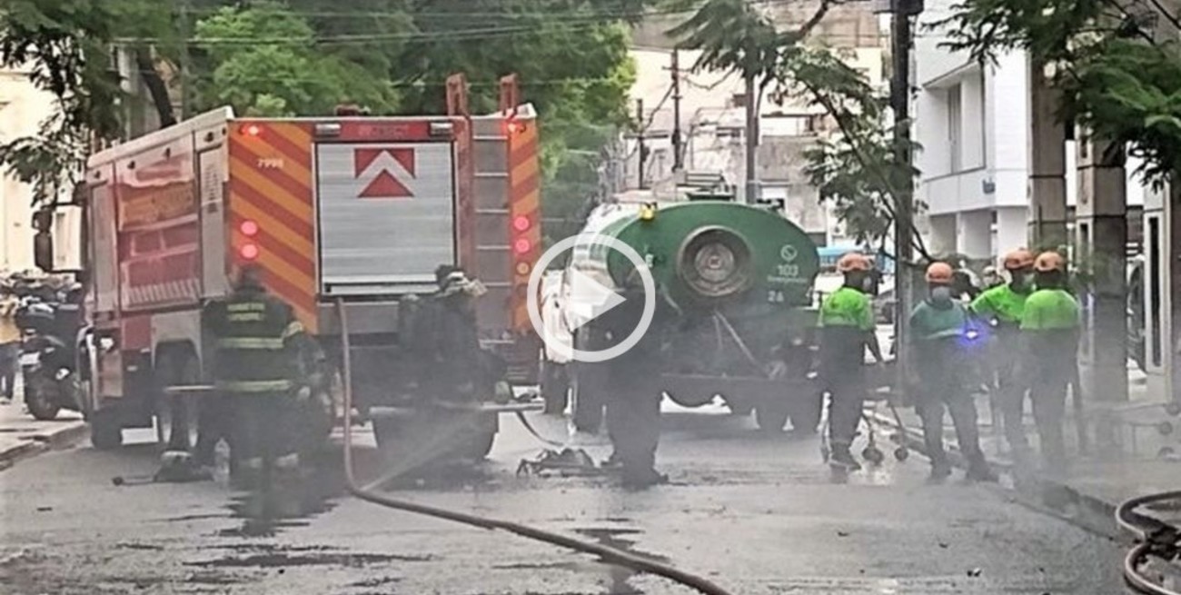 Rosario: se incendió un mayorista de golosinas a pocos metros de la Maternidad Martín