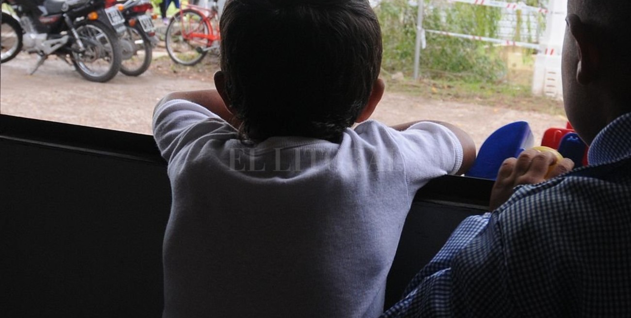 Habrían abusado de un niño en el baño de una escuela