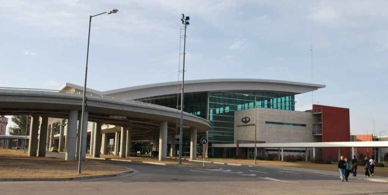 Un avión proveniente de Chile reinició los vuelos internacionales en el aeropuerto de Córdoba