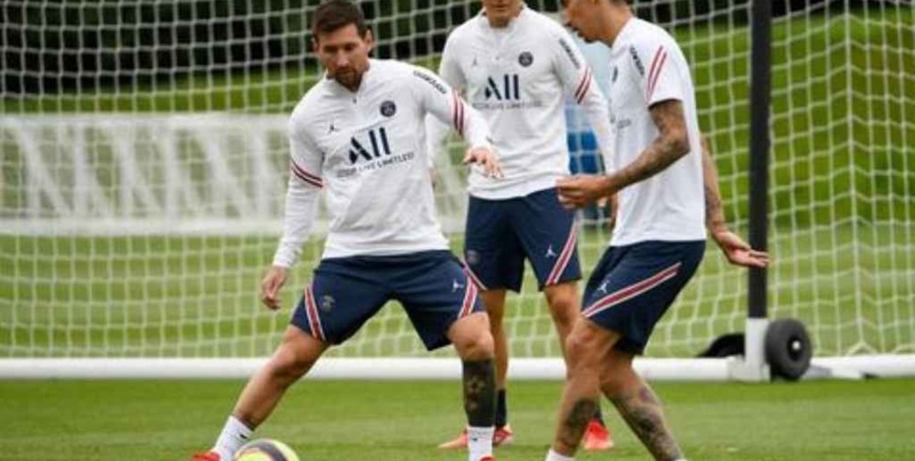 Lionel Messi volvió a entrenarse junto a sus compañeros en PSG tras superar el coronavirus