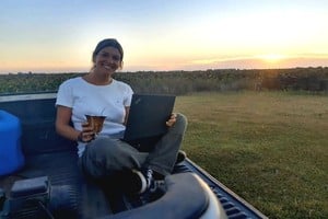 “La tendencia es clara: cada vez más mujeres se suman como productoras, técnicas, ingenieras o emprendedoras. La fuerza del agro también viene de ellas”, señala Antonella Semadeni, economista de FADA.