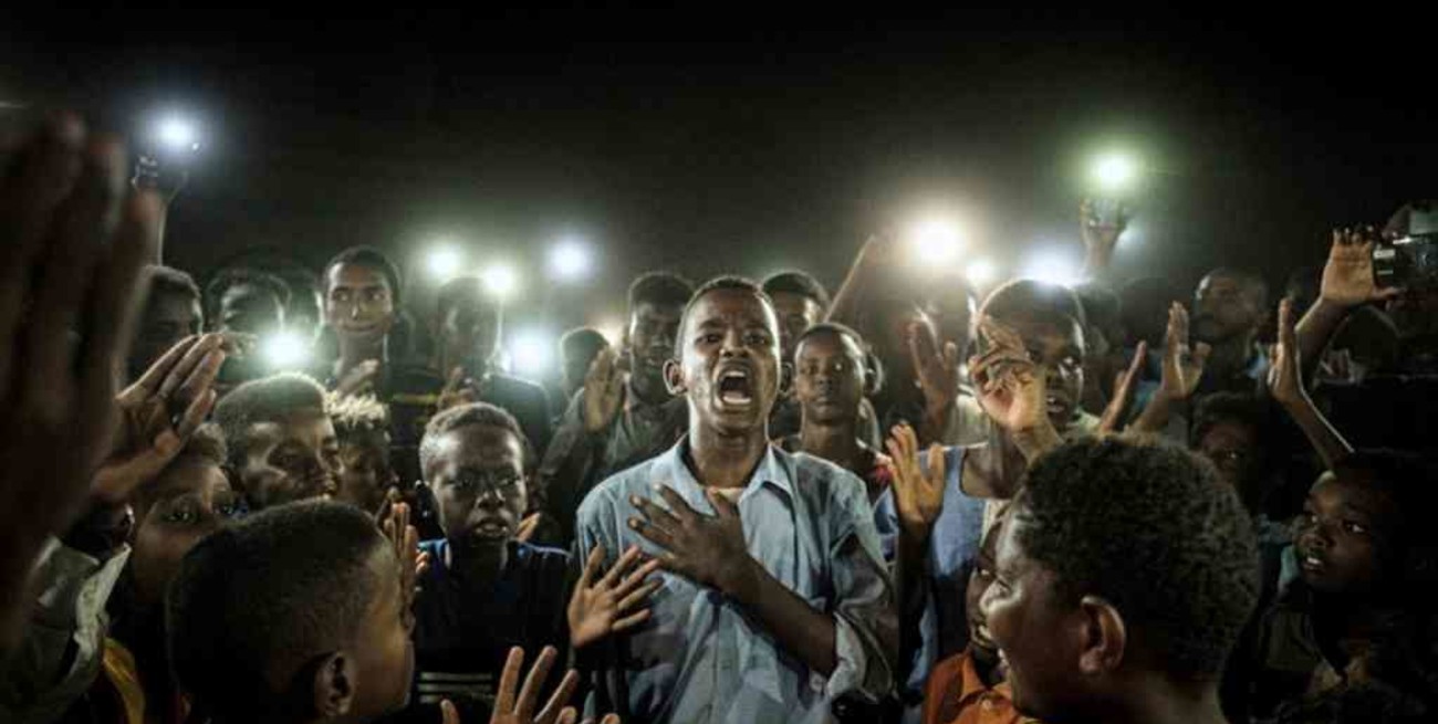 El fotógrafo Yasuyoshi Chiba es el ganador del World Press Photo 2020
