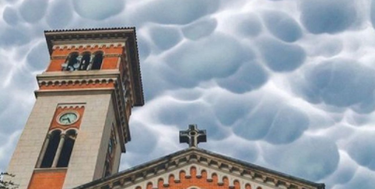 Nubes con forma de "mamas" se hicieron virales en Córdoba