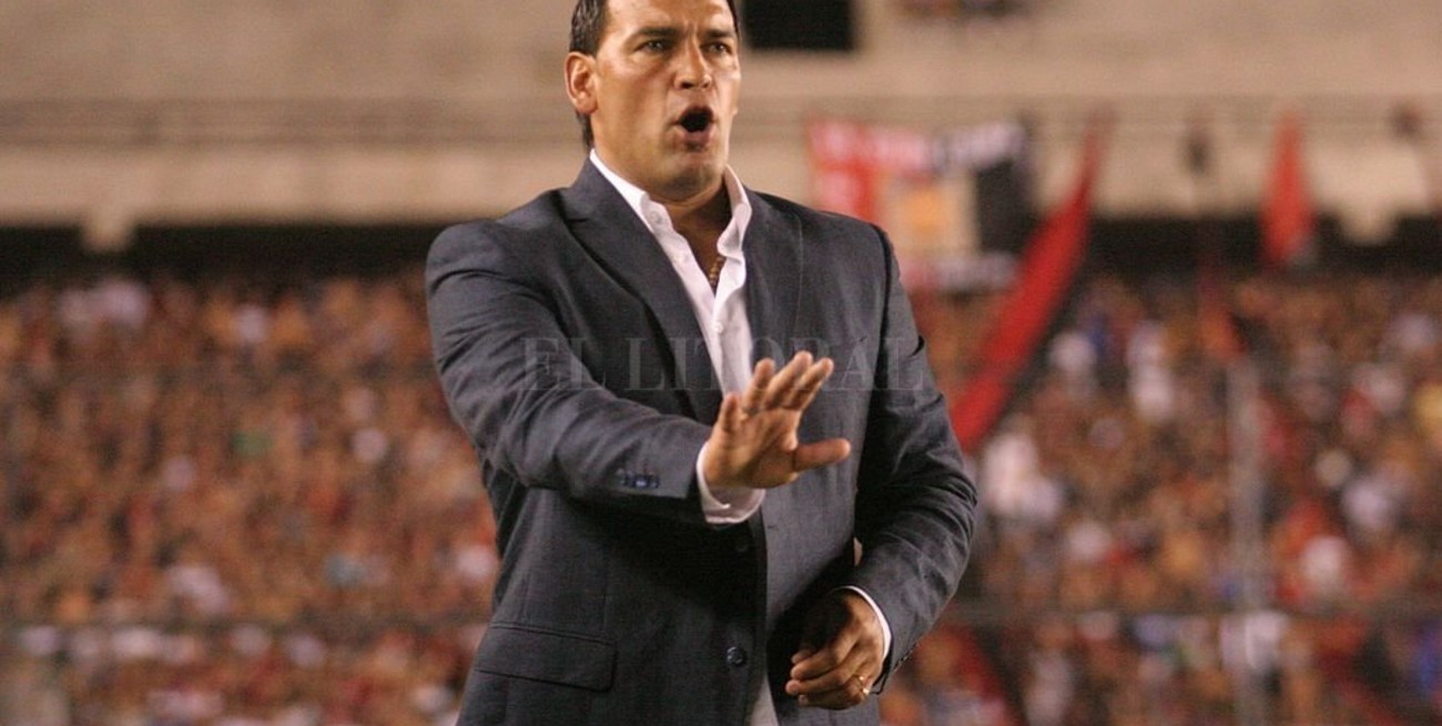 Fernando Gamboa fue oficializado como DT de Newells