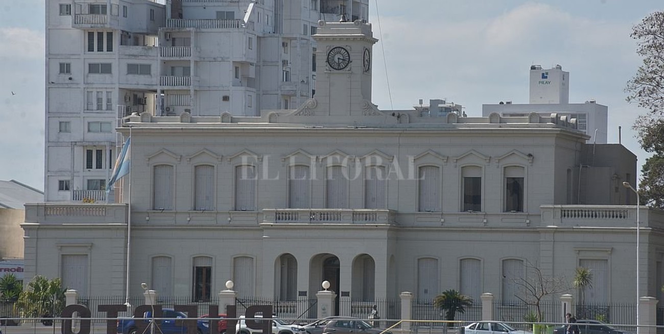 Línea directa: "honorarios", "sesiones maratónicas" y otros mensajes