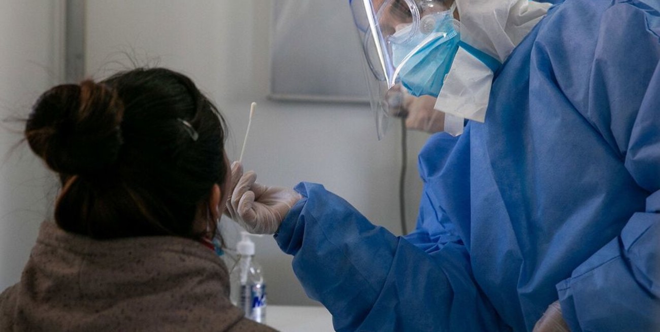 Argentina reportó tres muertes y 1.294 nuevos casos de Covid