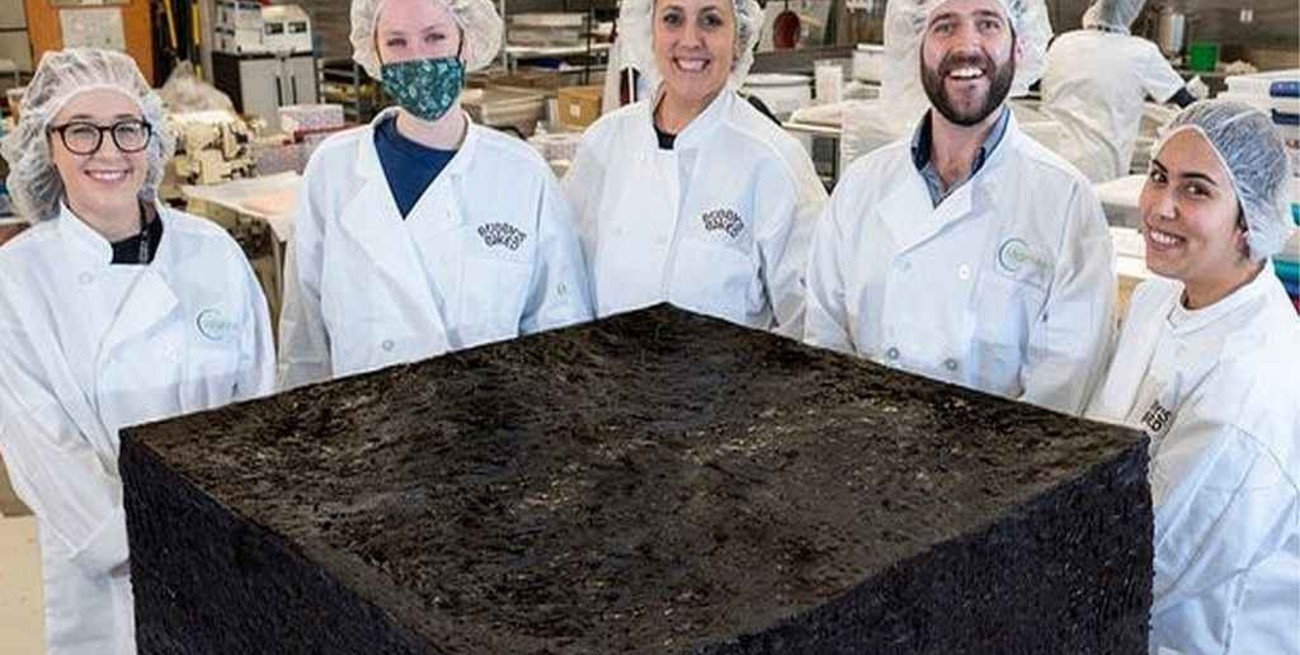 Una empresa de Estados Unidos cocinó el brownie de cannabis "más grande del mundo" 