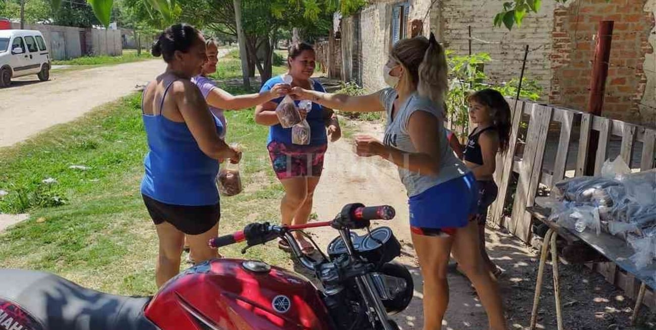 Entregaron Pan Dulce Solidario a los vecinos del barrio San Agustín II