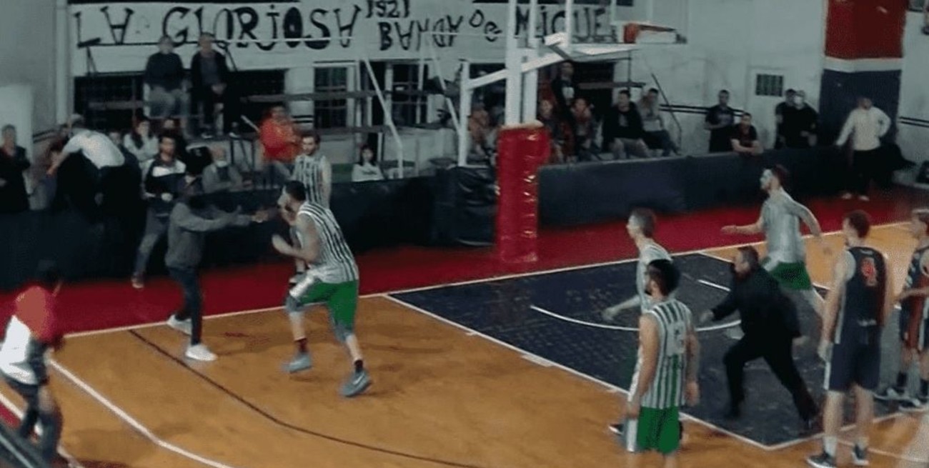 Se conoció la sanción al jugador de básquet que intentó agredir a un árbitro