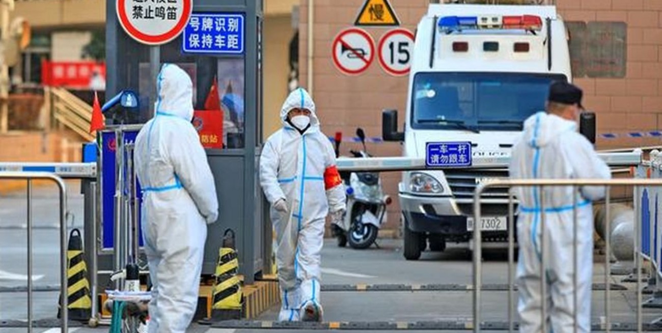 China sanciona a funcionarios por brote de coronavirus en Xi'an