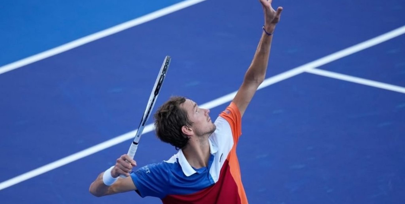 Medvevev se estrenó como número uno del mundo con un triunfo