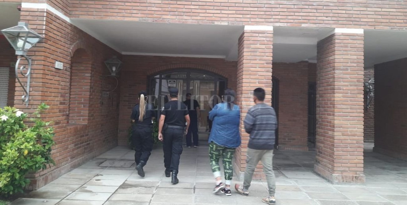 Padre e hijo investigados por robo en pleno centro de Santa Fe