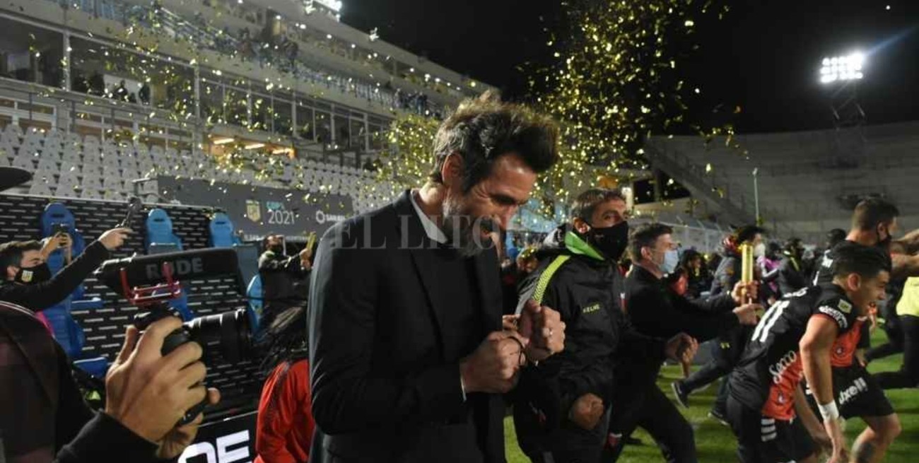 Eduardo Domínguez: "Al técnico que venga sólo le digo que disfrute lo que es Colón"