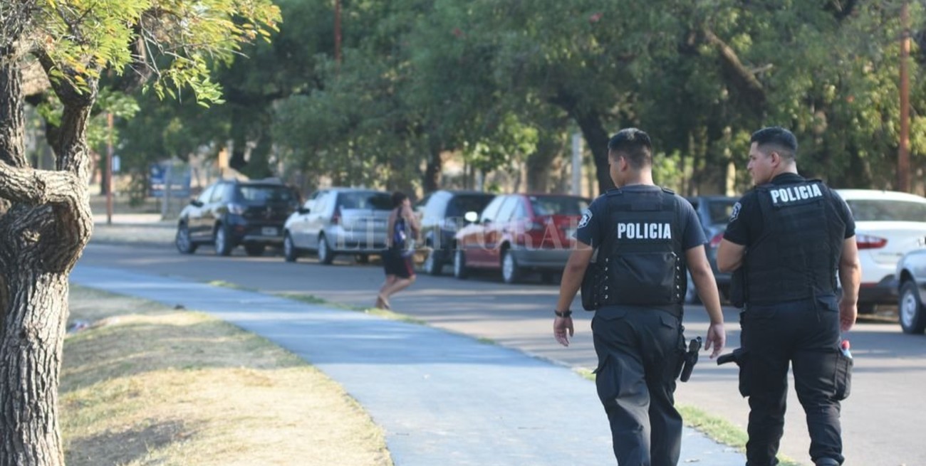 Los policías que no se vacunaron contra el covid vuelven a las calles