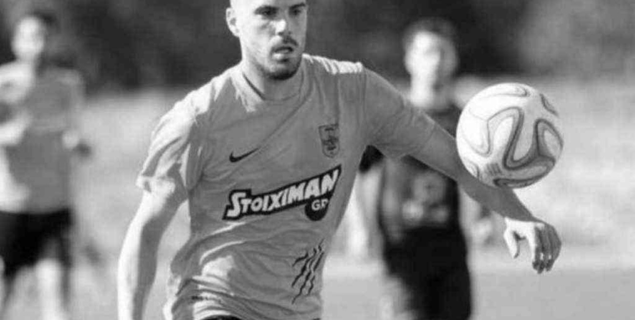 El futbolista Nikos Tsumanis fue encontrado muerto en su auto